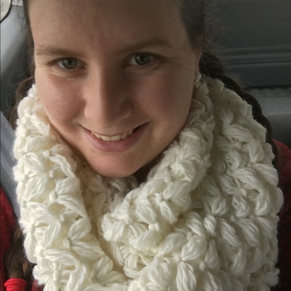 Meet your Posher, Zayna - Picture 2 of 6